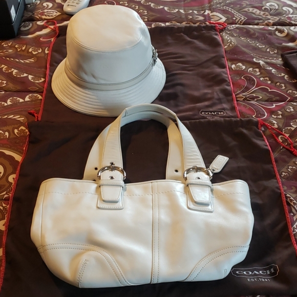 Coach set - Picture 1 of 6